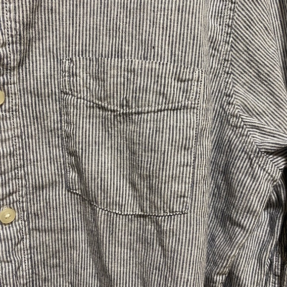 Gap - Men’s Linen Blend Button Down Shirt - Size Larger - Black & White Strip - Picture 3 of 5